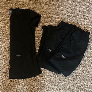 Cherokee Workwear scrubs Women's Black Top and pants XXS PETITE